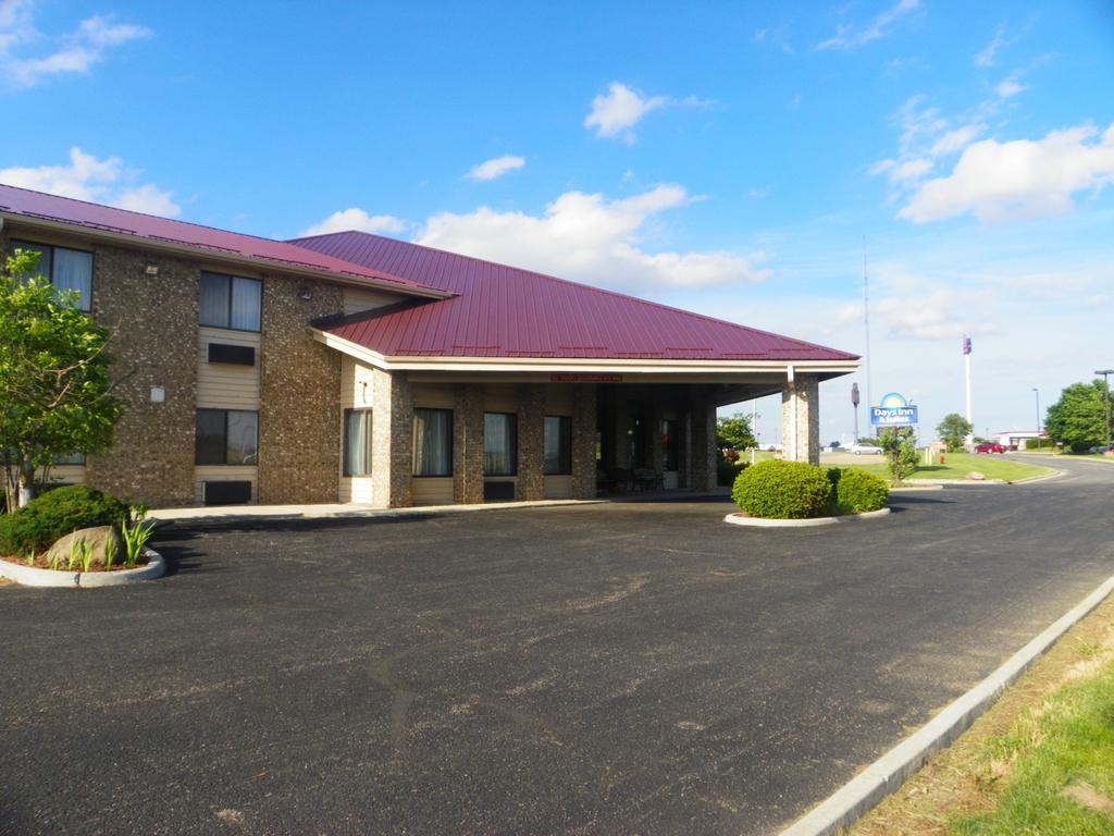 上桑达斯基罗亚尔顿套房酒店 Upper Sandusky 外观 照片