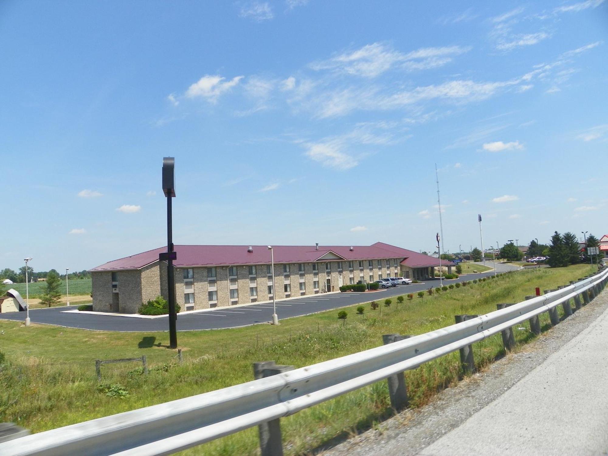 上桑达斯基罗亚尔顿套房酒店 Upper Sandusky 外观 照片